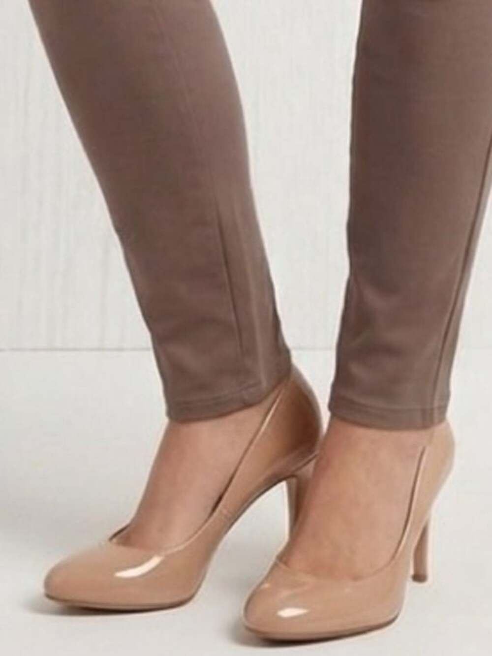 Madden Girl Beige Tan Nude Patent Leather Round Toe Heels 9M - Picture 2 of 13